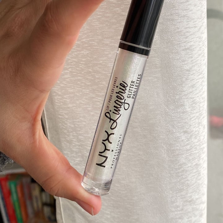 review photo of NYX Cosmetics lingerie glitter pailettes shared by @martusalgado on 27 Jun 2022 - review