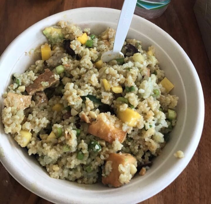 review photo of Upbeet Aloha Bowl sub Agave Sriracha Tofu shared by @veganwalkerr on 13 Aug 2018 - review
