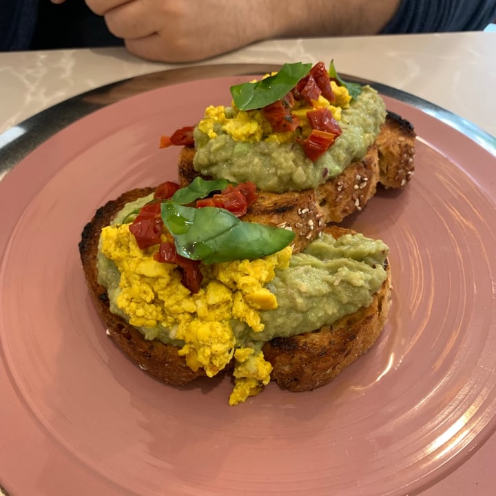 photo of Linfa Milano - Eat Different Avocado Toast shared by @memarciano on  11 Feb 2022 - review