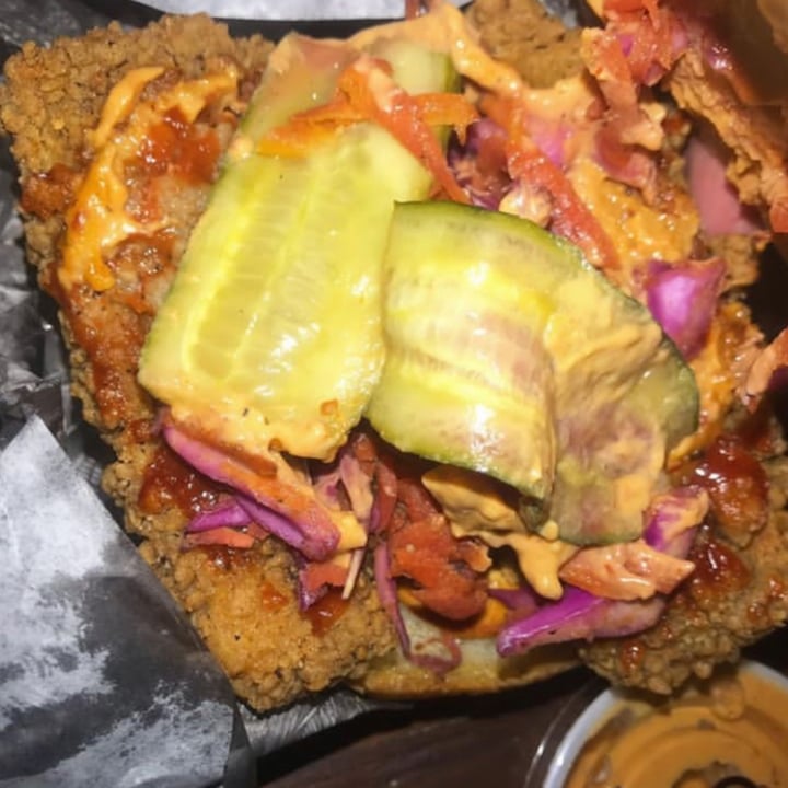 photo of Fat Vegan Hamburguesa De Tofu Krispy shared by @friirussell on  07 May 2020 - review