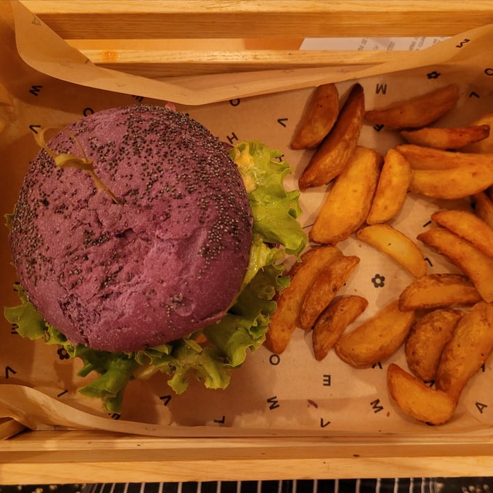 photo of Flower Burger Cheesy Cecio shared by @sarafrighi on  28 Jun 2022 - review