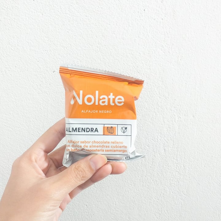 photo of Nolate Alfajor Negro De Almendras shared by @isabella05 on  06 Apr 2022 - review