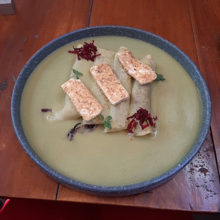 photo of Mushi Repostería Enchilas verdes y chai shared by @zawciebel on  26 Dec 2021 - review