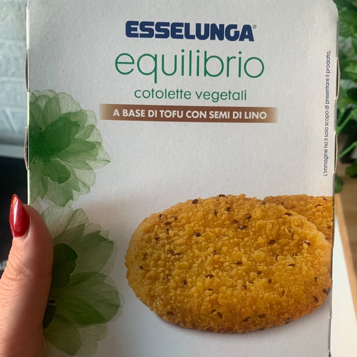 photo of  Esselunga Burger vegetali a base di lenticchie e quinoa shared by @debsws on  22 Jan 2022 - review