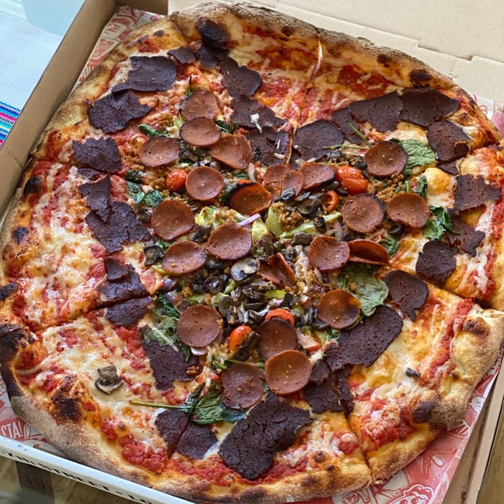 review photo of Pizzanista! Supreme Vegan Pizza shared by @christopherdetails on 06 Feb 2021 - review