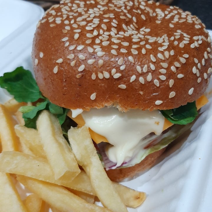 review photo of Lime Tree Cafe Beyond Burger shared by @chloekingdom on 02 Nov 2020 - review