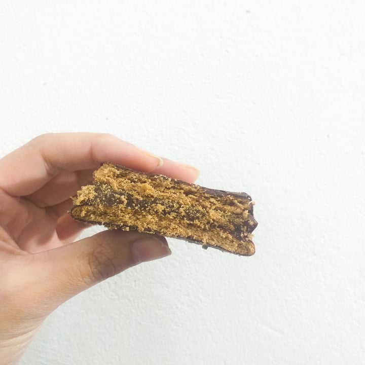 photo of Nolate Alfajor Negro De Almendras shared by @isabella05 on  06 Apr 2022 - review