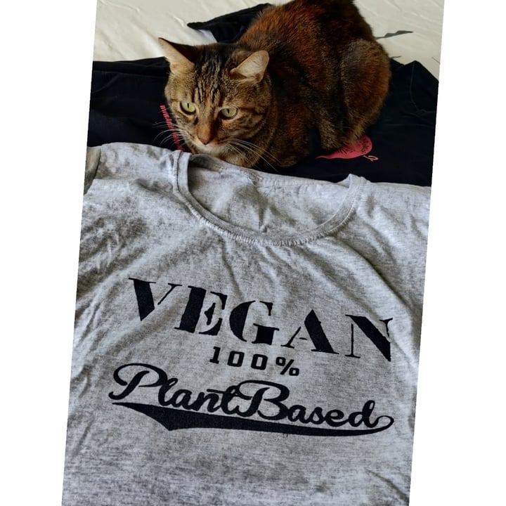 photo of Serigrafía vegana Camiseta antiespecista shared by @gitaneta on  29 Sep 2020 - review