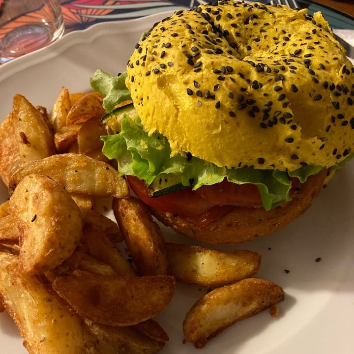 photo of Flower Burger Funky cecio shared by @zazie21 on  16 Mar 2022 - review