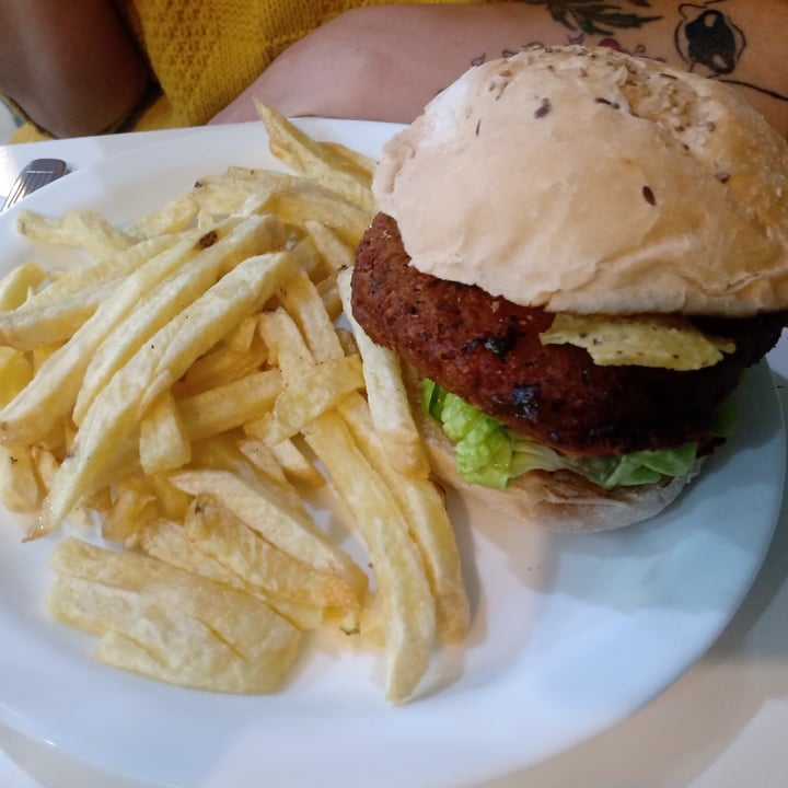 photo of Loving Hut Microcentro Mexican Burger shared by @deiq on  25 May 2022 - review