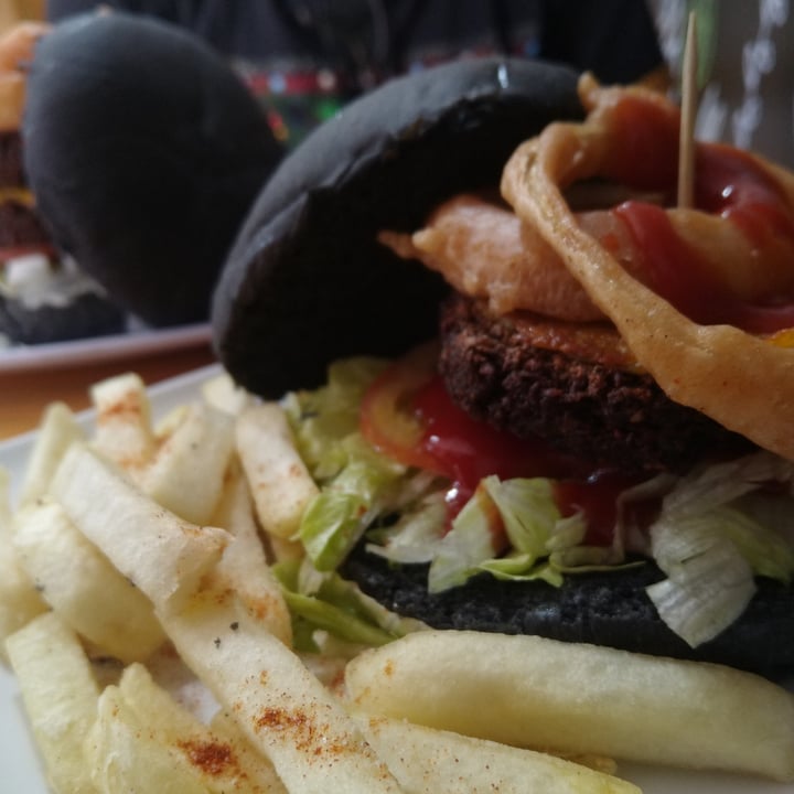 photo of Mercy vegan food HardcoreVurguer shared by @vegansauruos on  10 Dec 2020 - review