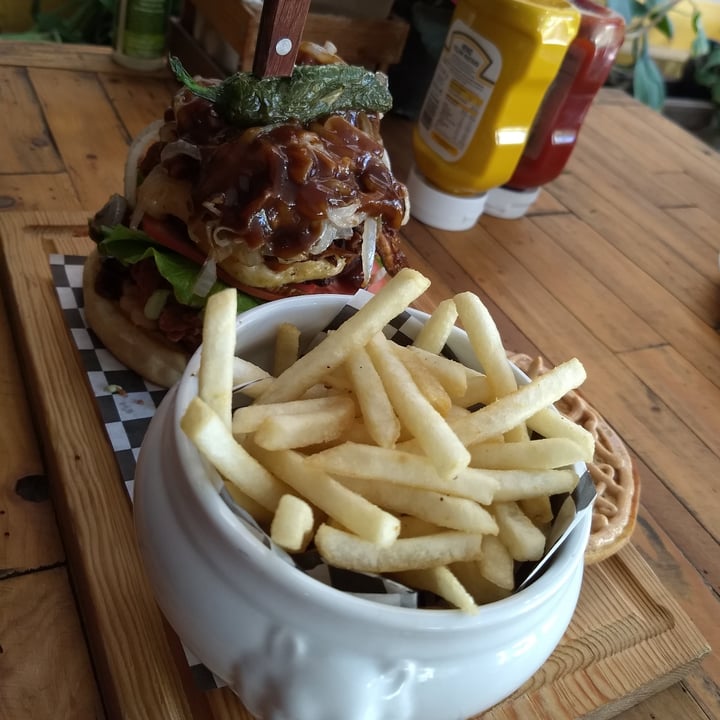 photo of Blooming ONION Hamburguesa Happy Farm shared by @boris1 on  03 Jan 2021 - review