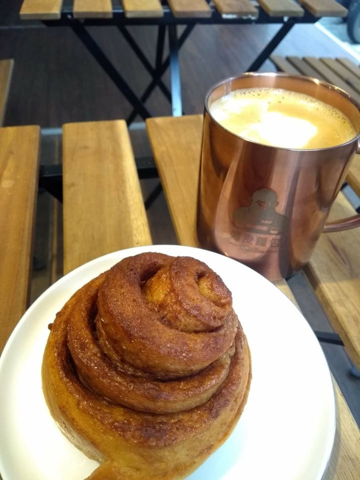 photo of 嬉皮麵包 HIP PUN Cinnamon Roll shared by @felice on  08 Apr 2020 - review