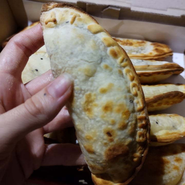 photo of Empanadas de 10 San Isidro Empanada De Caprese shared by @ximo on  26 Jan 2021 - review