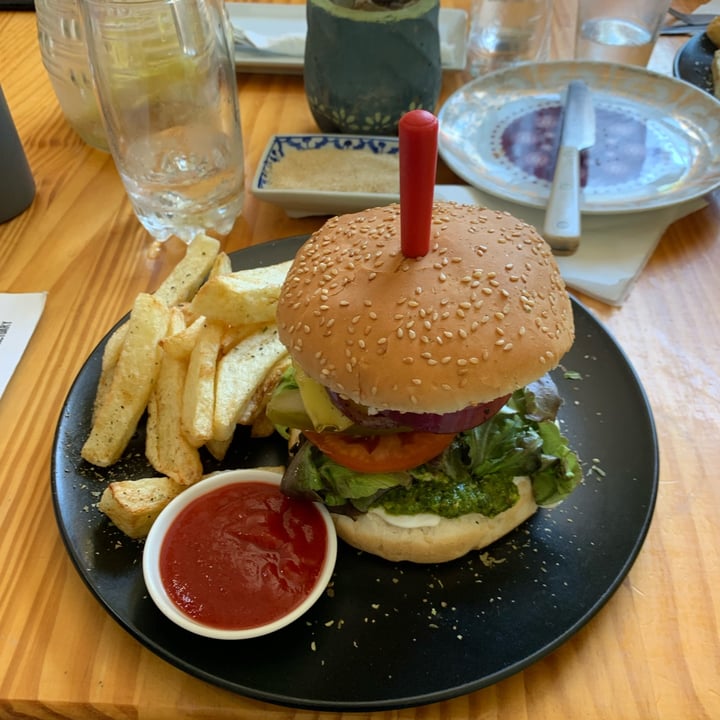 photo of Pure Café Beyond Burger shared by @sandra12345 on  04 Apr 2022 - review