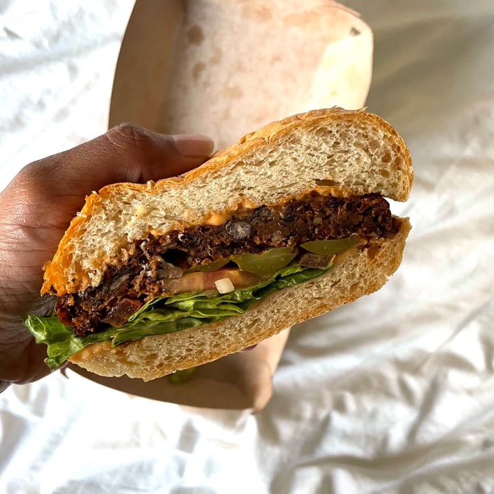 photo of KAUAI MENLYN The No Bull Burger shared by @greenmomlife on  07 Oct 2021 - review