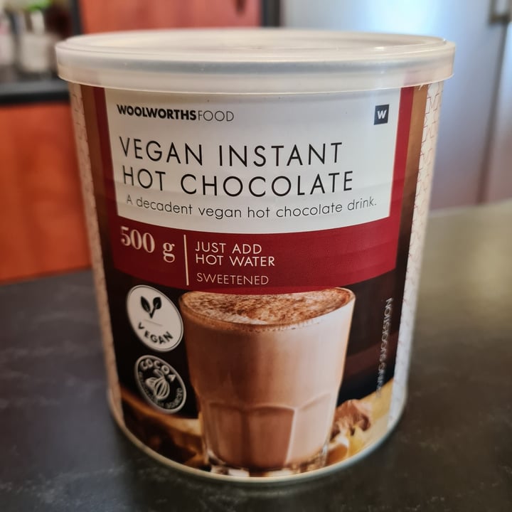 photo of Woolworths Food Vegan Instant Hot Chocolate Can shared by @veronicagroen on  02 Jul 2022 - review