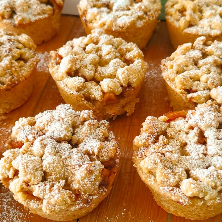 photo of Tanie’s Vegan Kitchen Apple Crumble shared by @itsveganjoburg on  28 Feb 2022 - review