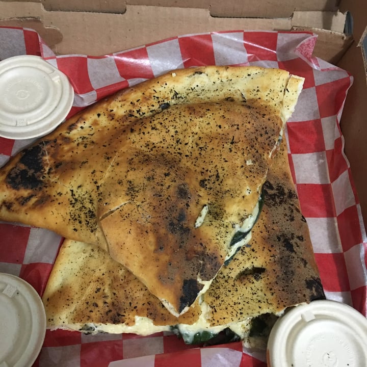 photo of Ixteriolo's Calzone Salvaterra shared by @coralgzz on  13 Oct 2021 - review