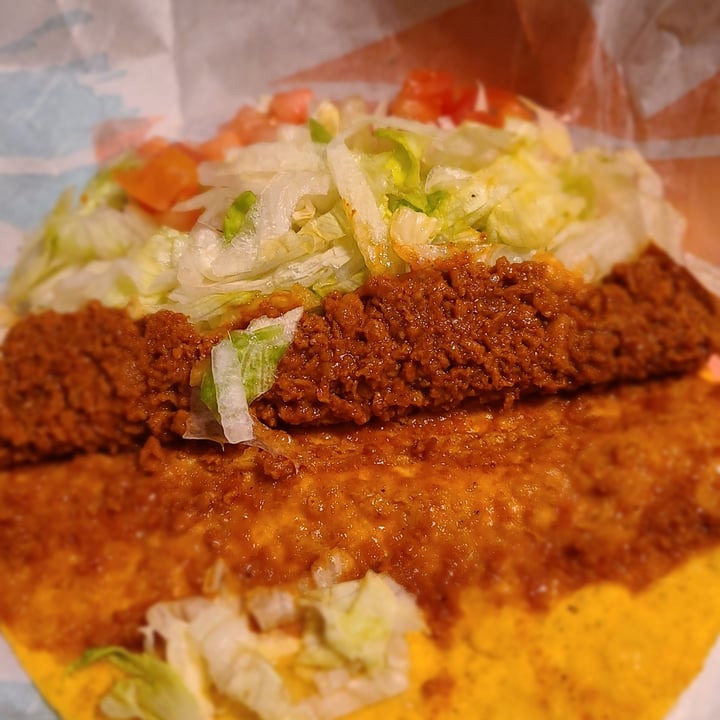 photo of Taco Bell The craVetarian Taco shared by @missokomichel on  16 Apr 2021 - review
