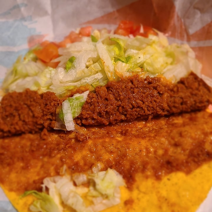 review photo of Taco Bell The craVetarian Taco shared by @missokomichel on 16 Apr 2021 - review