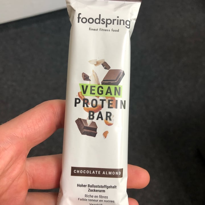 photo of Foodspring Vegan Protein Bar Chocolate Almond shared by @franciiotto on  16 Oct 2022 - review