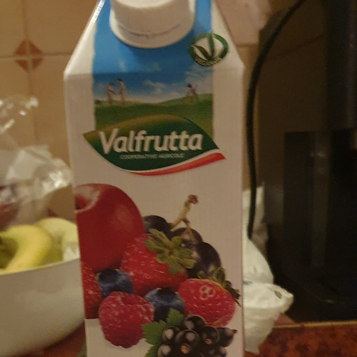 photo of valfrutta frullato 100% veggie frutti di bosco, barbabietola, carota nera Valfrutta shared by @francescarest on  20 Sep 2022 - review