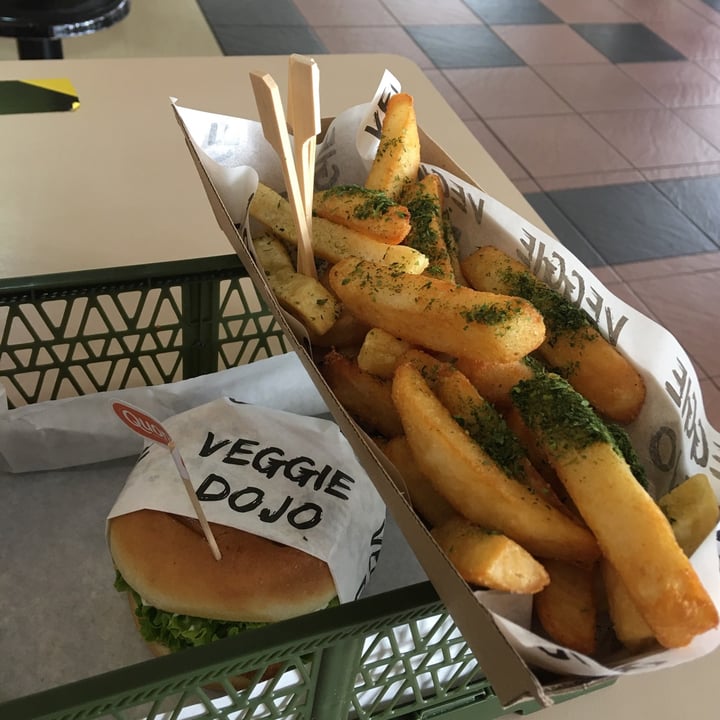 review photo of Veggie Dojo Fishless Burger shared by @fungjoon on 08 Nov 2020 - review