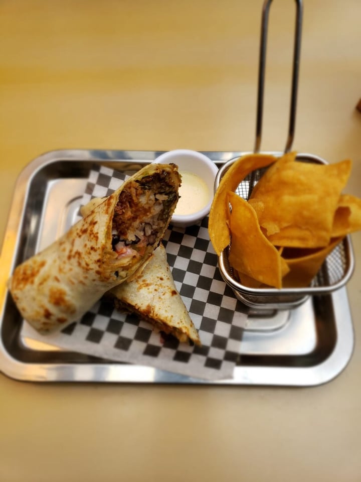 photo of Cafe Leon Interior 6 Local 3 Paseo Del Faro Burrito Beyond Meat shared by @andrea8a on  16 Sep 2019 - review