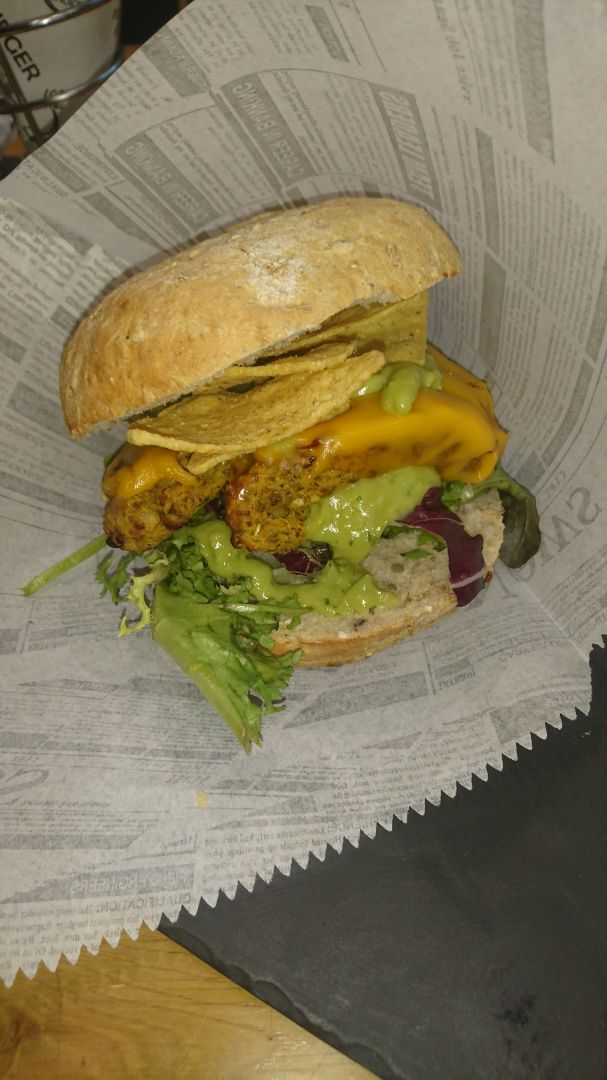photo of Café Central Las Palmas Hamburguesa De Remolacha shared by @nico34apache on  30 Dec 2019 - review