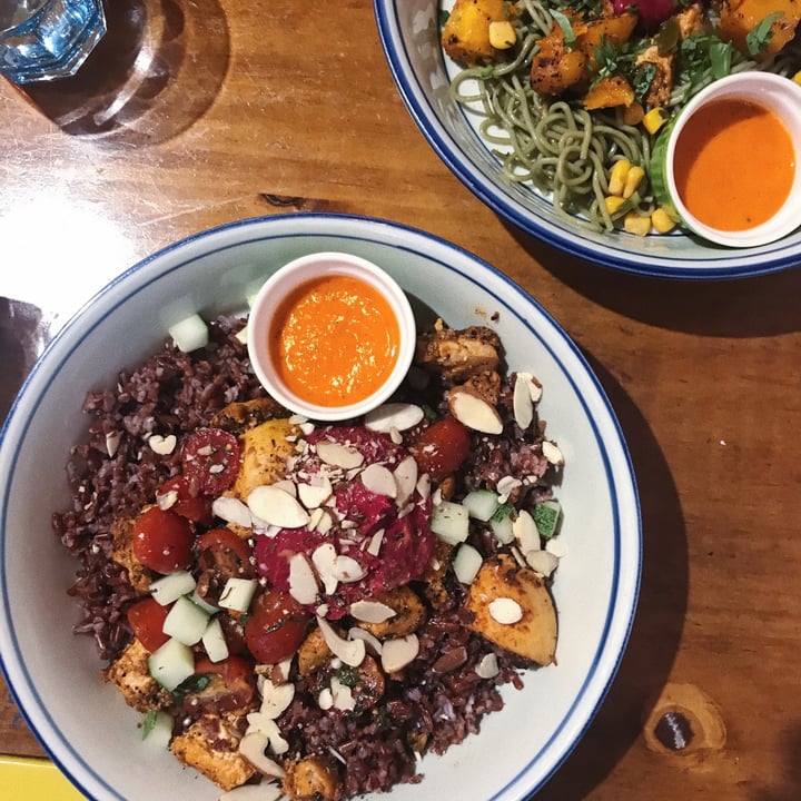 photo of Shake Farm Make Your Own Bowl shared by @mariaubergine on  10 Dec 2020 - review