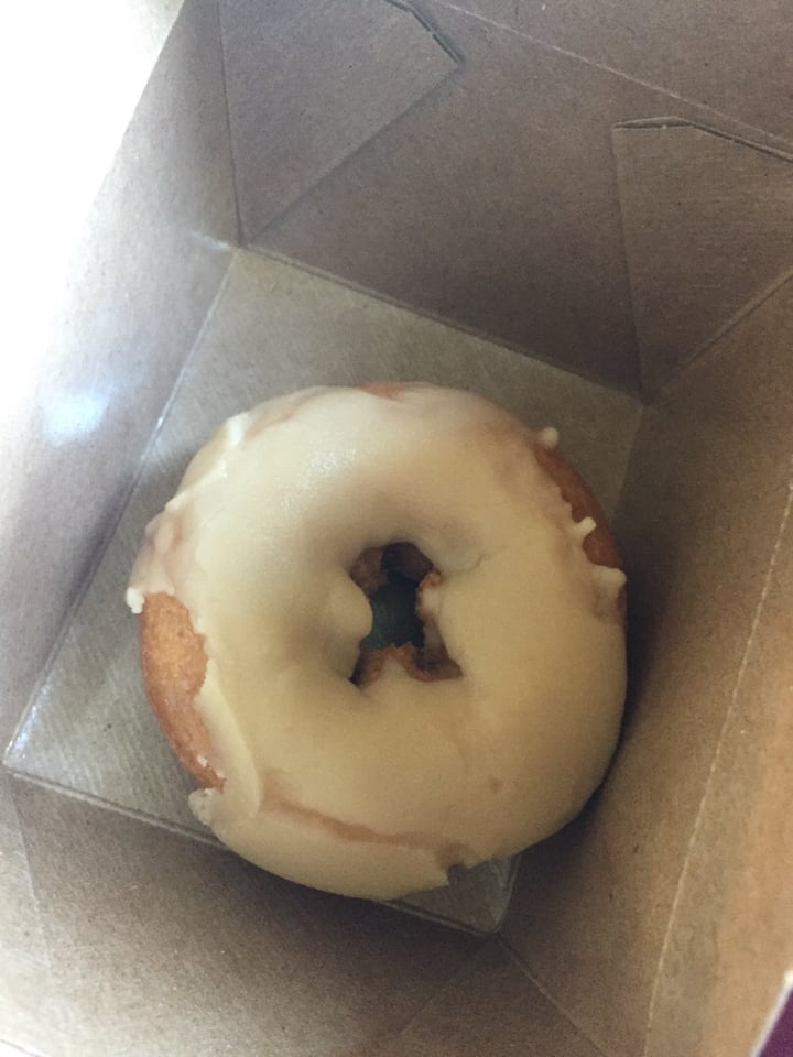 photo of Santana's Vegan Grill Maple doughnut shared by @mallory17 on  16 Aug 2019 - review