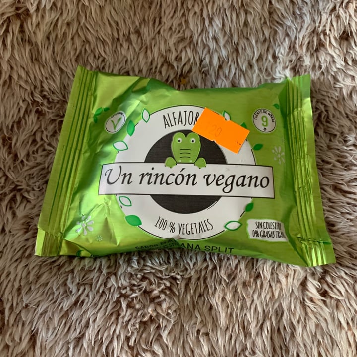 photo of Un Rincón Vegano Alfajor Banana Split shared by @micaluchetti on  07 Oct 2021 - review