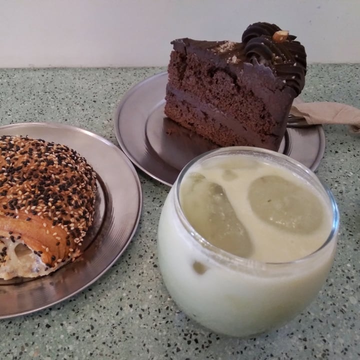 photo of Bioma plant based café Porción torta Bruce shared by @yanyna on  15 Apr 2022 - review