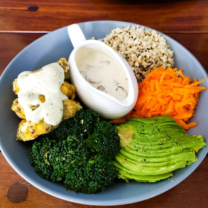 photo of Cleavy's Vegan & Vegetarian Eatery Cheecky Bowl shared by @itsveganjoburg on  20 Feb 2022 - review