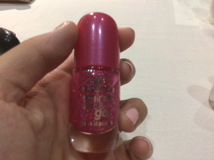 review photo of Essence Shine Last & Go! Gel Nail Polish shared by @finjayinreinhard on 16 Mar 2022 - review