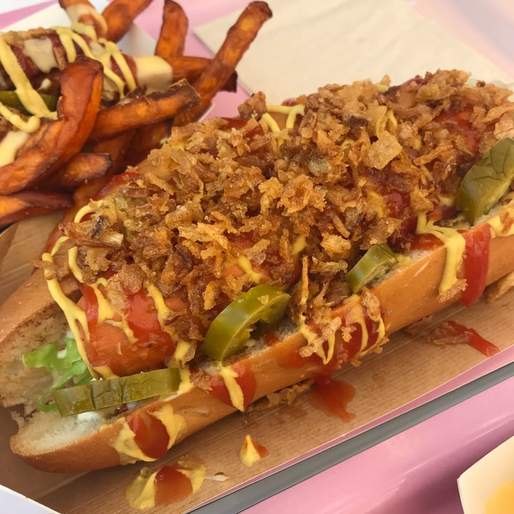 photo of Naked Vegan Burger Nasty Dog shared by @mallory17 on  18 Nov 2022 - review