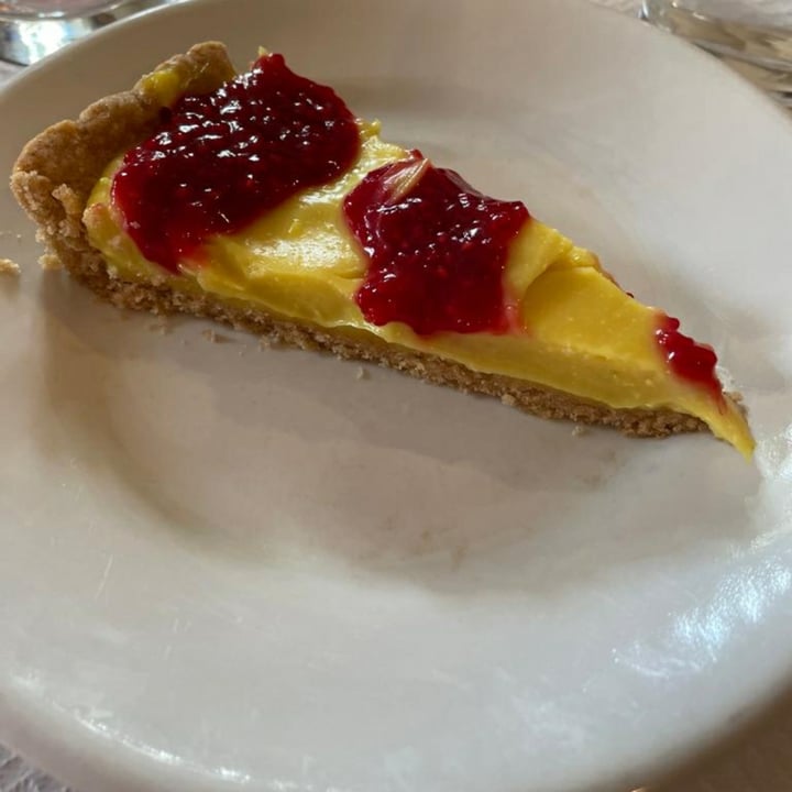 photo of Torre Colombaia crostata alla crema e fragole shared by @solemichela on  04 Sep 2022 - review