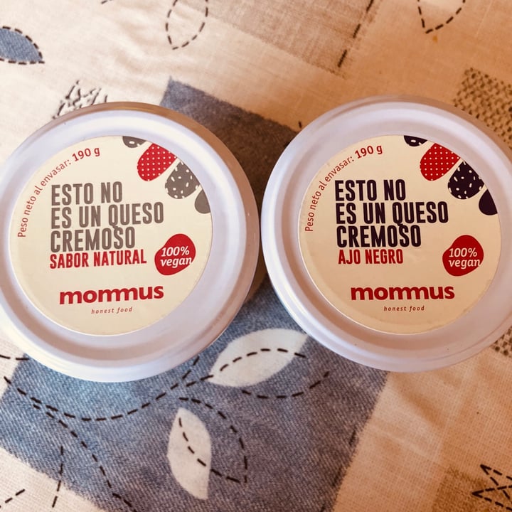 photo of Mommus Foods Queso Crema Sabor Natural shared by @montserratrosell on  03 Jun 2020 - review