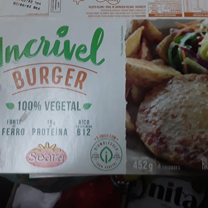 review photo of Seara Incrível Burger sabor frango shared by @kkyyaarraa on 23 Apr 2022 - review