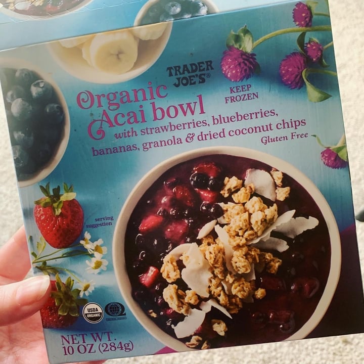 photo of Trader Joe's Organic açaí bowl shared by @gothyvegan on  03 Dec 2020 - review