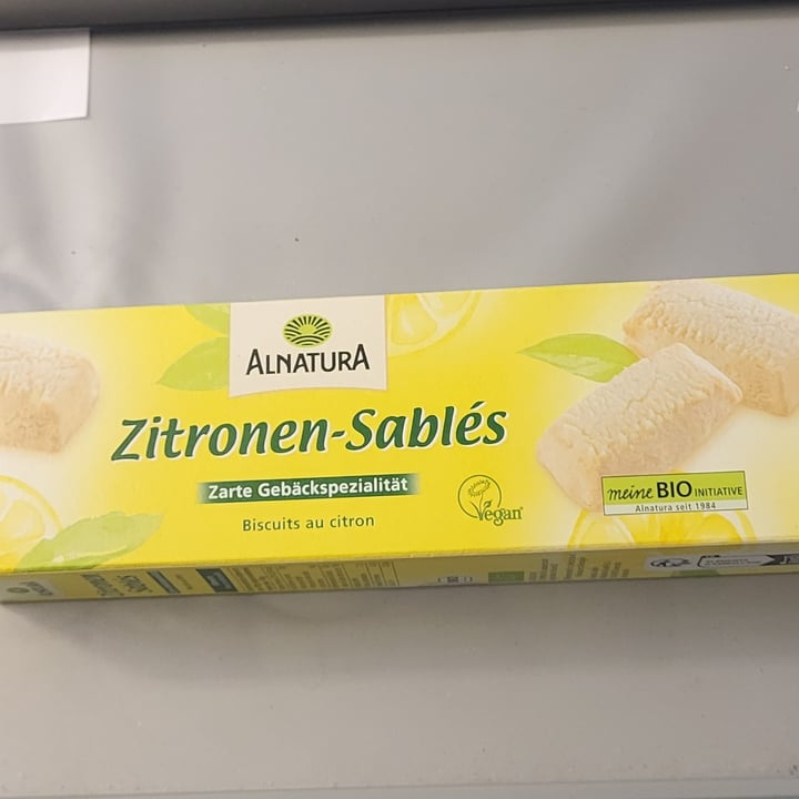 review photo of Alnatura Zitronen Sables shared by @katzerrina on 18 Dec 2022 - review