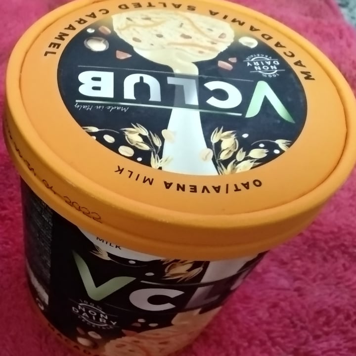 review photo of VClub Macadamia Salted Caramel shared by @psicodelirium on 28 Oct 2020 - review