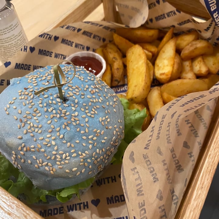 photo of Flower Burger Roma Ocean burger shared by @manuesp on  28 Nov 2021 - review