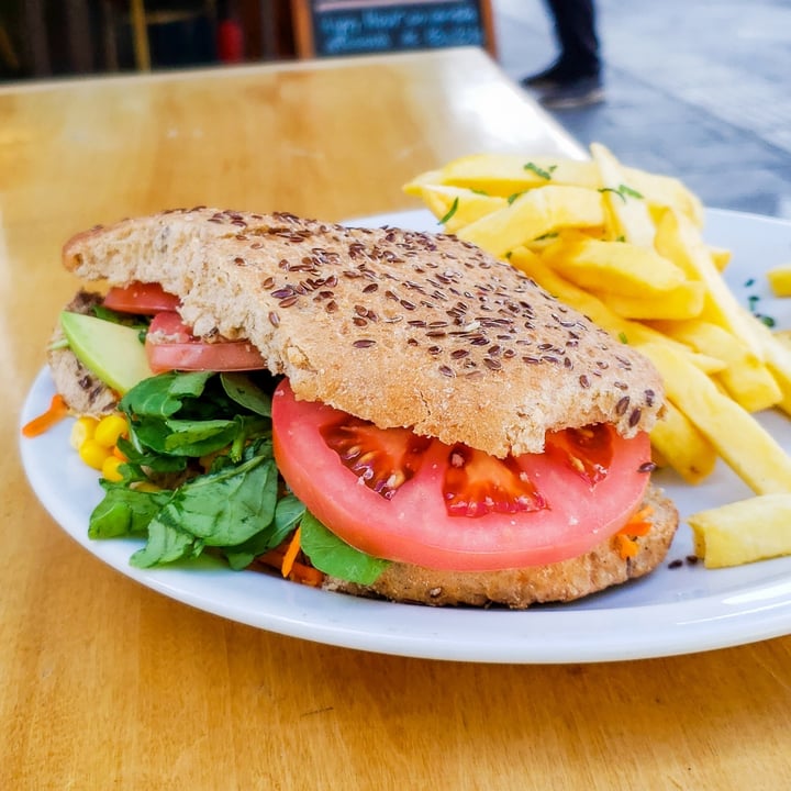 photo of Morfys Sándwich Vegano shared by @beelganem on  01 Feb 2021 - review