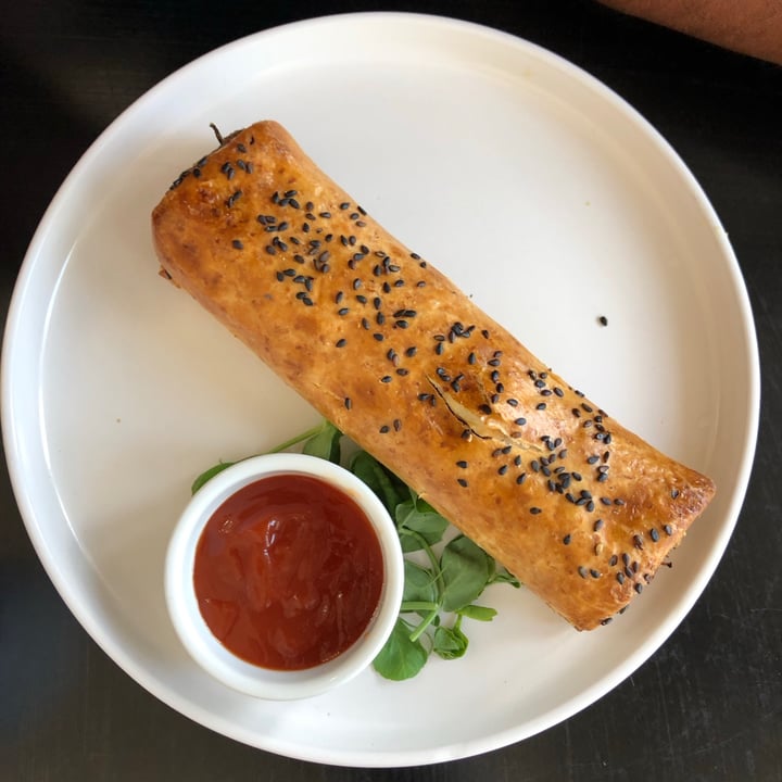 photo of Otis Deli Vegan Sausage Roll shared by @celinelinesse on  25 Jan 2021 - review