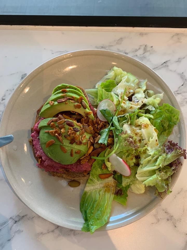 review photo of Haakon Superfoods and Juice Avocado Hummus Toast shared by @drew7uk on 20 Oct 2019 - review