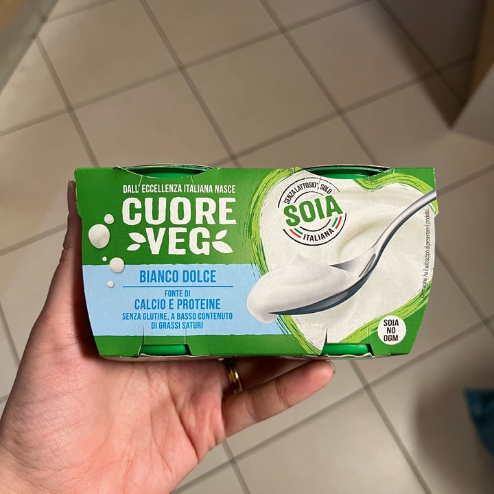 photo of Cuore veg Yogurt bianco dolce shared by @gaiacc on  06 Apr 2022 - review