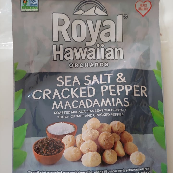 photo of Royal Hawaiian Orchards Sea Salt & Cracked Pepper Macadamias shared by @laurenonearth on  25 Aug 2021 - review