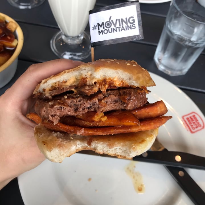photo of Bread Meats Bread Glasgow Fort Vegan Caribbean Burger shared by @nooblaps on  06 Aug 2020 - review